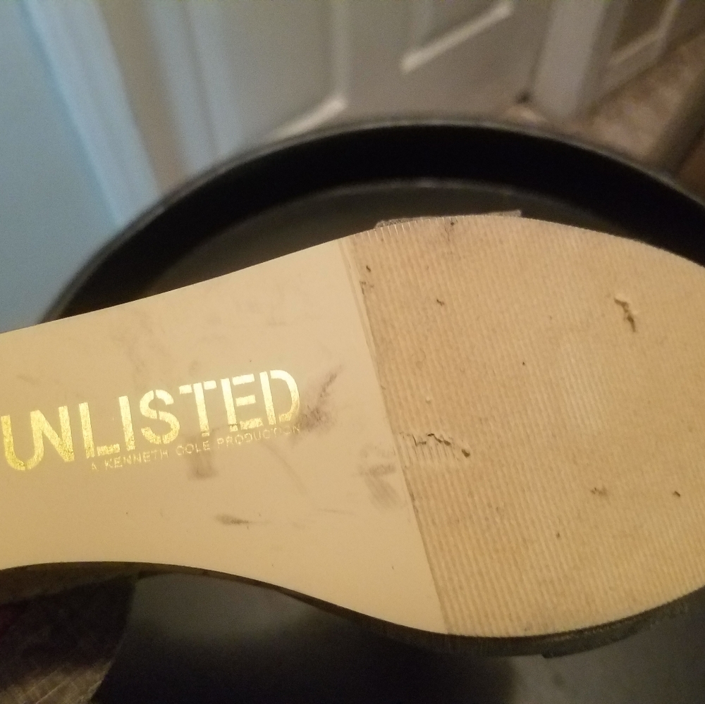 Shoes - Picture 4 of 4